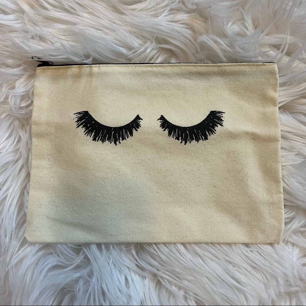 💋 NWOT Eye Lash Canvas Makeup Bag